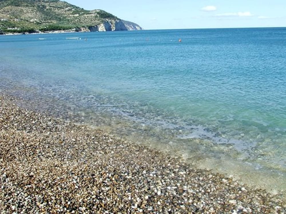 091. Mattinata - Spiaggia di ciotoli